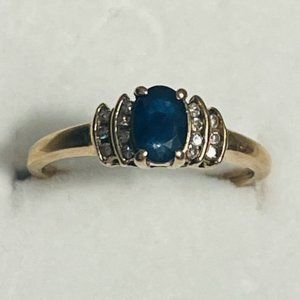 Sexy 10k solid gold Sapphire diamond ring size 7